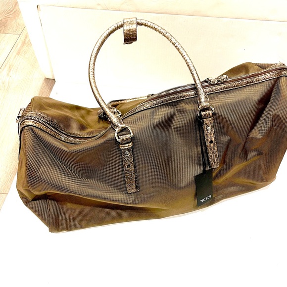 TUMI Carry More Ballistic Nylon and Leather Trim Bag NWT - Picture 2 of 16